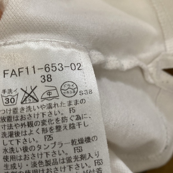 Tops - Picture 5 of 6